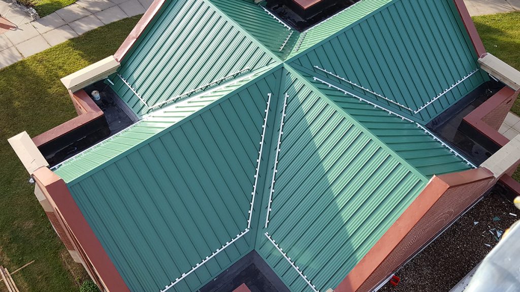 Commercial building roof